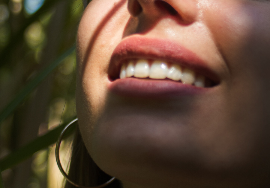 ¿Por qué tengo manchas dentales?